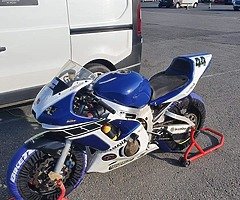 Yamaha R6 5eb 01 pre-injection racebike for sale.
