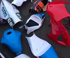 Er6 supertwin fairings and tank few new bits never used £400 plus postage , I’ve a van goin out Mond - Image 2/2