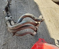 929 bits here. Tank, down pipes, airbox, fairings , all perfect just need cleaned pm me - Image 7/9