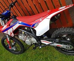 Only few months old...still under warranty....cost €1650 new....spotless bike..big wheels..19 front  - Image 4/9