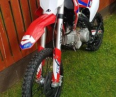 Only few months old...still under warranty....cost €1650 new....spotless bike..big wheels..19 front  - Image 7/9