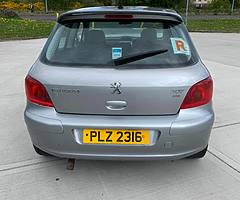 Selling for £450 or nearest offer, 170k+ miles, Car MOT’D until January 2021, lot of work done on ca