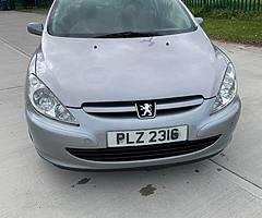 Selling for £450 or nearest offer, 170k+ miles, Car MOT’D until January 2021, lot of work done on ca - Image 5/6