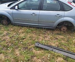 Ford focus Breaking for parts