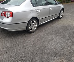 2010 Volkswagon Passat R-Line - Image 3/10