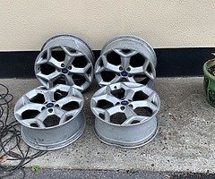 Looking for x4 235/40/19