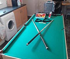 6ft by 3ft folding snooker/pool table in excellent condition not a mark on it.