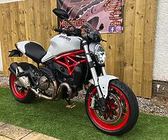 Ducati M821 Monster
