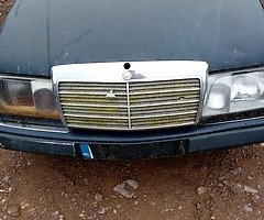 Breaking Mercedes 200e w124