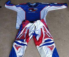 Motocross clothing and gloves (New)
