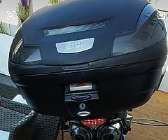 Fazer 600 Givi Box + bracket.