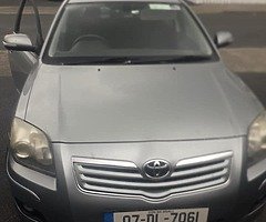 2007 toyota  avensis