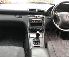 Quick sale Mercedes 2002C180 MOT TILL 2 DEC 19 - Image 8/10