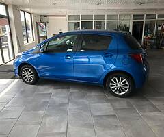 Toyota Yaris icon manual. 56k.