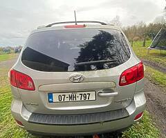 Hyundai Santa Fe for breaking