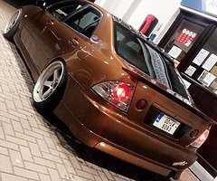 Lexus is200