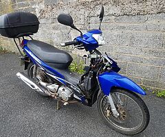 ** 2O15 SUZUKI ADDRESS 125 **