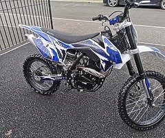 Nitro hurricane 250cc pit bike
