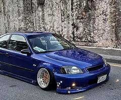 **LOOKING** PIC FOR ATTENTION