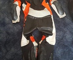 SWIFT 1 PIECE LEATHERS
