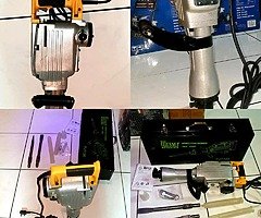 BRAND NEW DEMOLITION HAMMER 
GERMAN MANUFACTURING 
220VOLT
1500w 
FREE DELIVERY