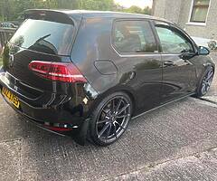 2014 Volkswagen Golf - Image 3/8