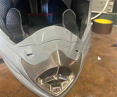 Troy lee helmet