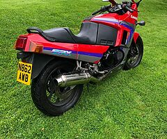 Kawasaki gpx 600R