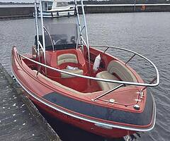 wanted centre console or diesel sports cruiser