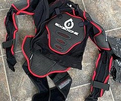 Sixsixone body armour