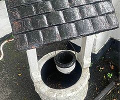Wishing well (needs painted up and restored a little)