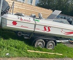 Speed boat