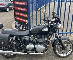 2011 Triumph Bonneville SE