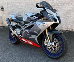 Aprillia RSV factory vtwin 1000cc carbon extras