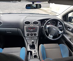 Ford Focus 2010 1.6 petrol - Image 10/10