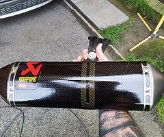 Aprilia v4 rr tuono 1000 carbon akrapovic