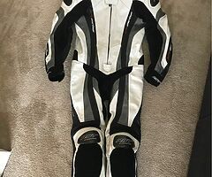 RST￼ PRO SERIES LEATHERS