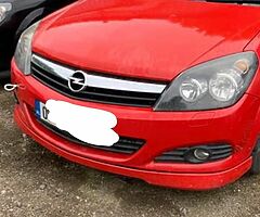 Looking for front lip red