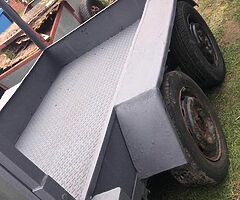 Car trailer twin axle