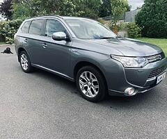 141 Mitsubishi Outlander PHEV