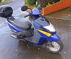 08 Honda Lead 100cc scooter - Image 3/4