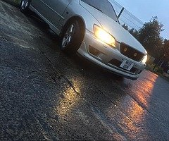 2001 lexus is200