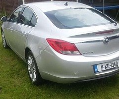 2 Opel Insignia 09 2011