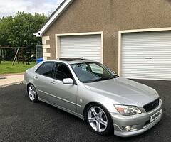 2002 Lexus IS 200