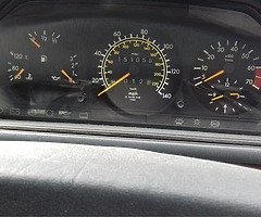 Mercedes 200 E 1990 auto