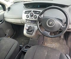 07 Renault megane scenic field car,or for parts or repair, 1.5 dci 6 speed,exhaust is blowing from t - Image 2/4