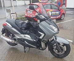 Yamaha xmax 250