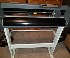 28 inch Vinyl Cutter, for Car Stickers, Signs Etc...