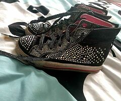 Sketchers size 2 twinkle toes boots