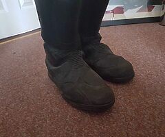 Helmet n daniese boots. - Image 5/6